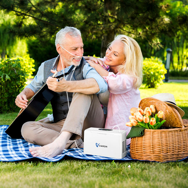 Descansando sobre el césped, el dispositivo es silencioso, permitiéndonos disfrutar de los sonidos de la naturaleza mientras respiramos cómodamente.